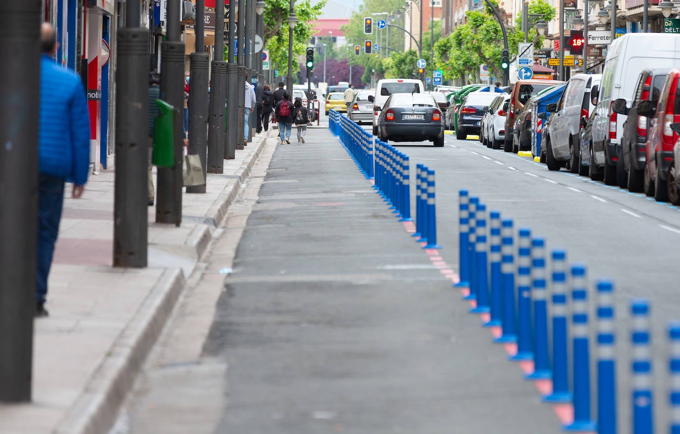 La ciudad de Logroño amplía sus aceras para desplazarse de forma segura durante la crisis pero con visos de permanencia
