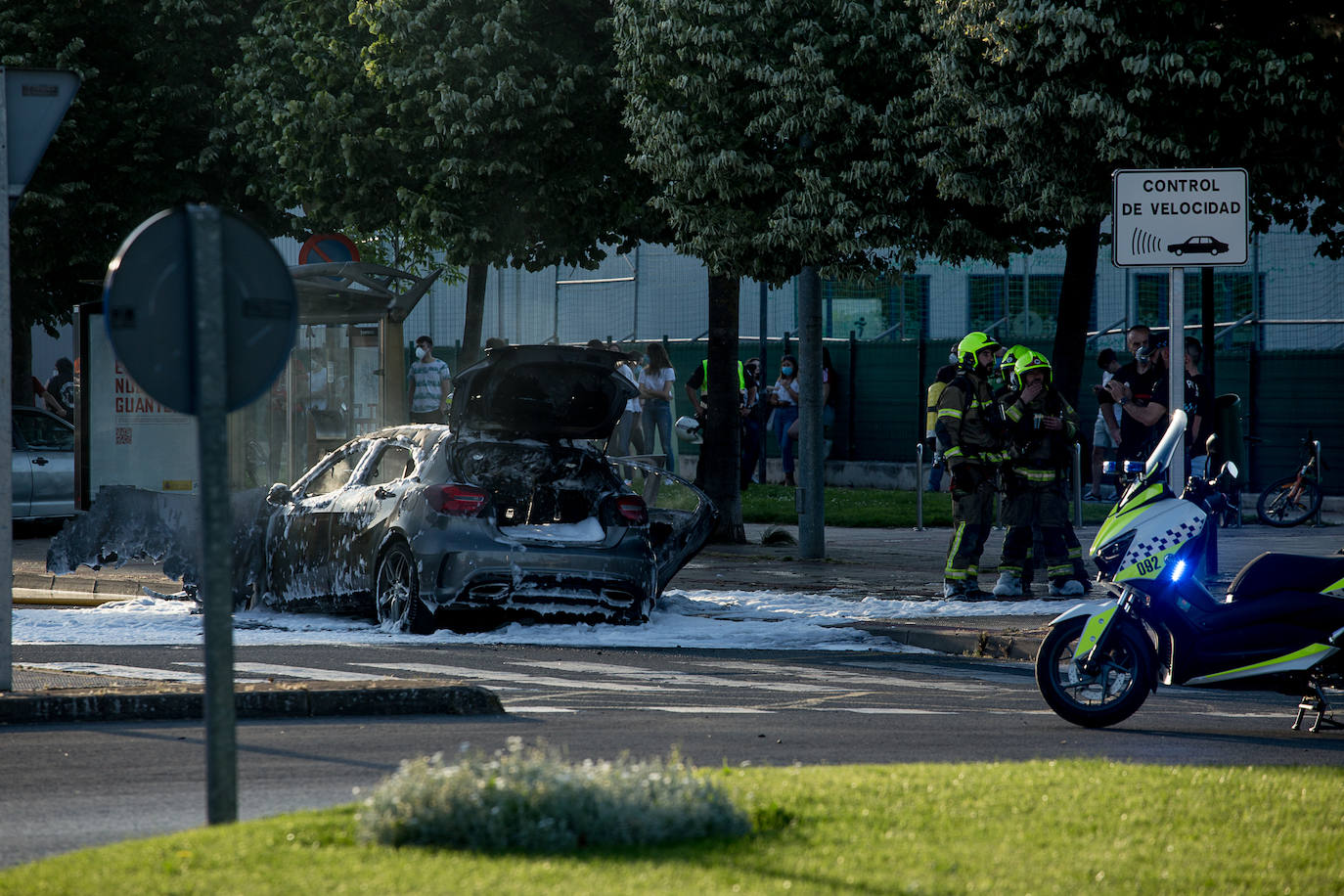 El fuego se ha producido en al barrio logroñés y no ha habido que lamentar heridos. 