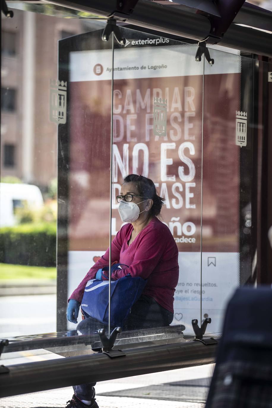 Este jueves se ha puesto en marcha la obligatoriedad del uso de mascarilla en los espacios públicos cerrados y en los lugares abiertos en los que sea imposible mantener la distancia social de dos metros. 