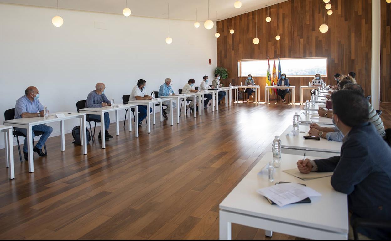 La Rioja despliega 12 comités de cuidados para la desescalada rural