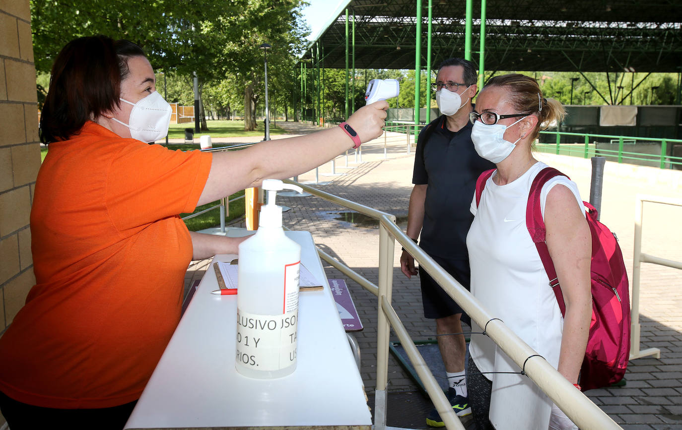 Las instalaciones municipales dispondrán de un aforo limitado a 3.500 personas en el césped y 1.000 dentro del agua