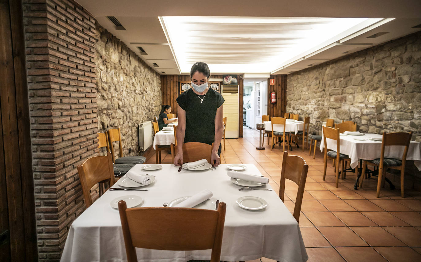 La Rioja ha entrado este lunes en fase 2 y Logroño ha vivido más movimiento en sus bares, bibliotecas, restaurantes y centros comerciales.