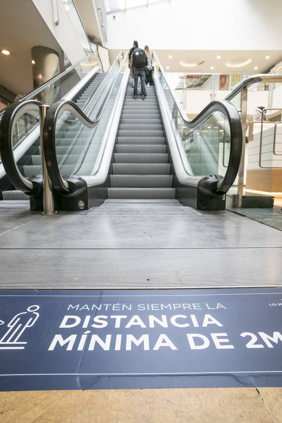 La Rioja ha entrado este lunes en fase 2 y Logroño ha vivido más movimiento en sus bares, bibliotecas, restaurantes y centros comerciales.