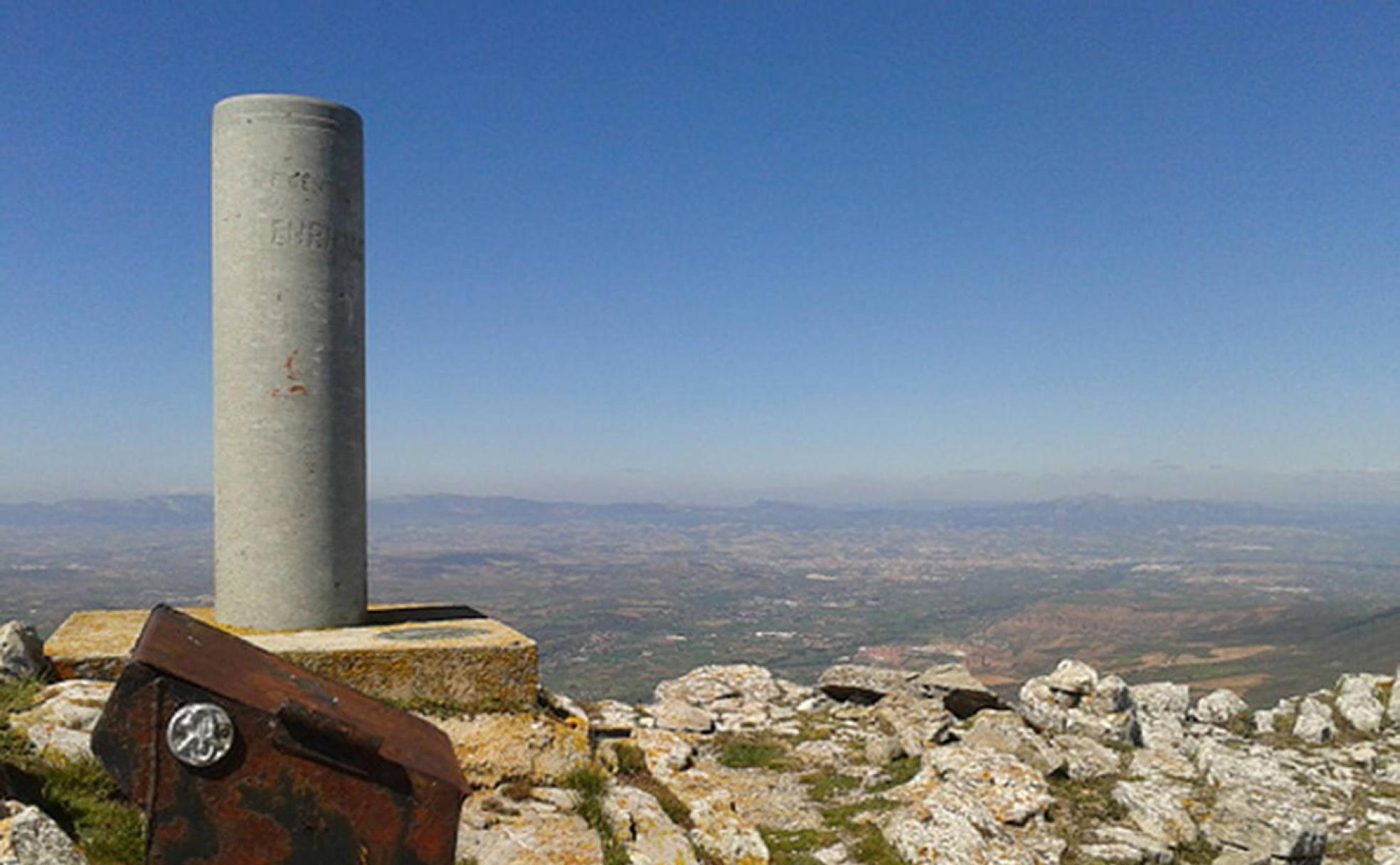 Peña Saida, con el valle al fondo