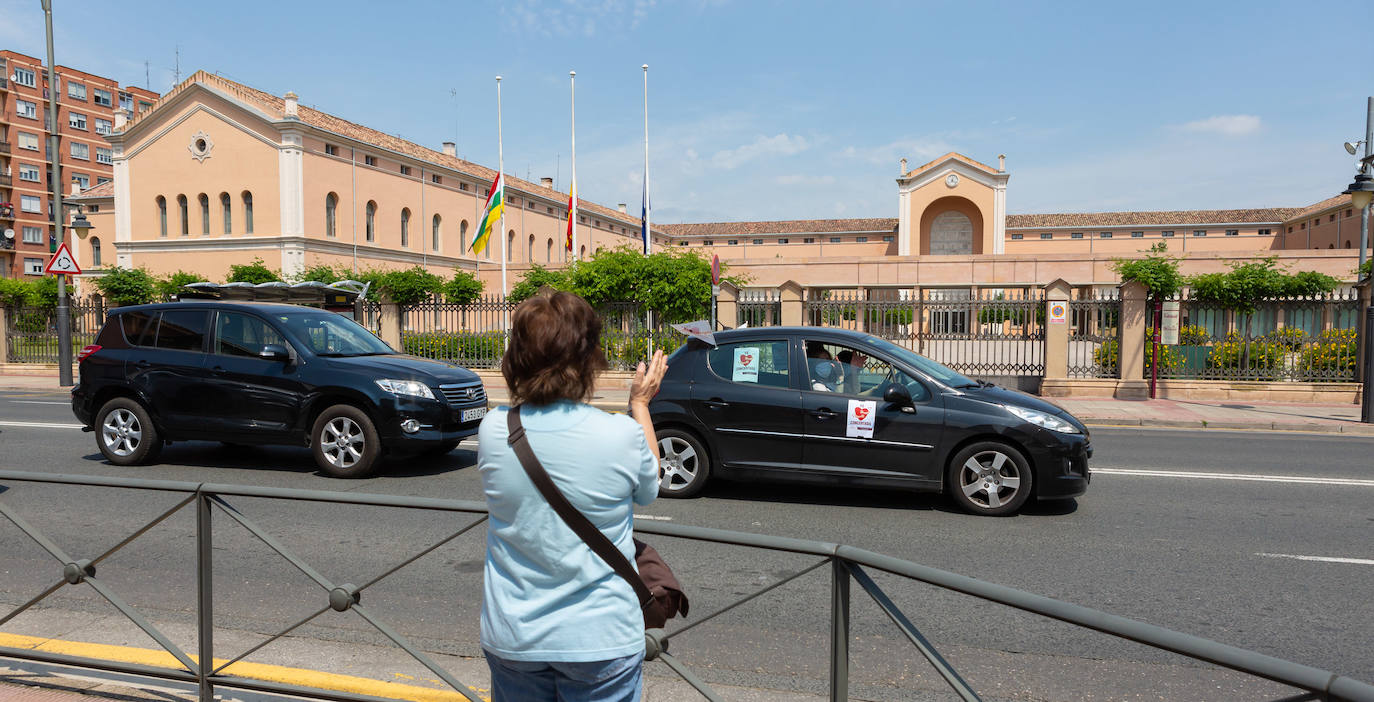 La manifestación ha reunido, según los organizadores, a unos 2.000 vehículos