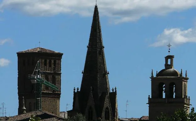 Torres de San Bartolomé y Palacio.