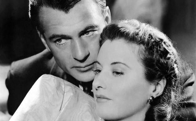 Imagen principal - Barbara Stanwyck con Gary Cooper en 'Juan Nadie', junto al resto del reparto de la serie 'Dinastía' y con Fred MacMurray en 'Perdición'.