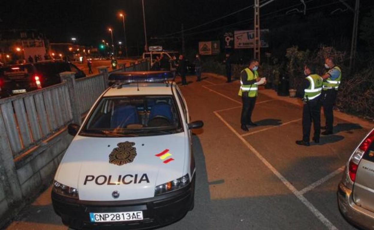 Policía y ambulancias en la zona de Barreda donde se ha producido el atropello 