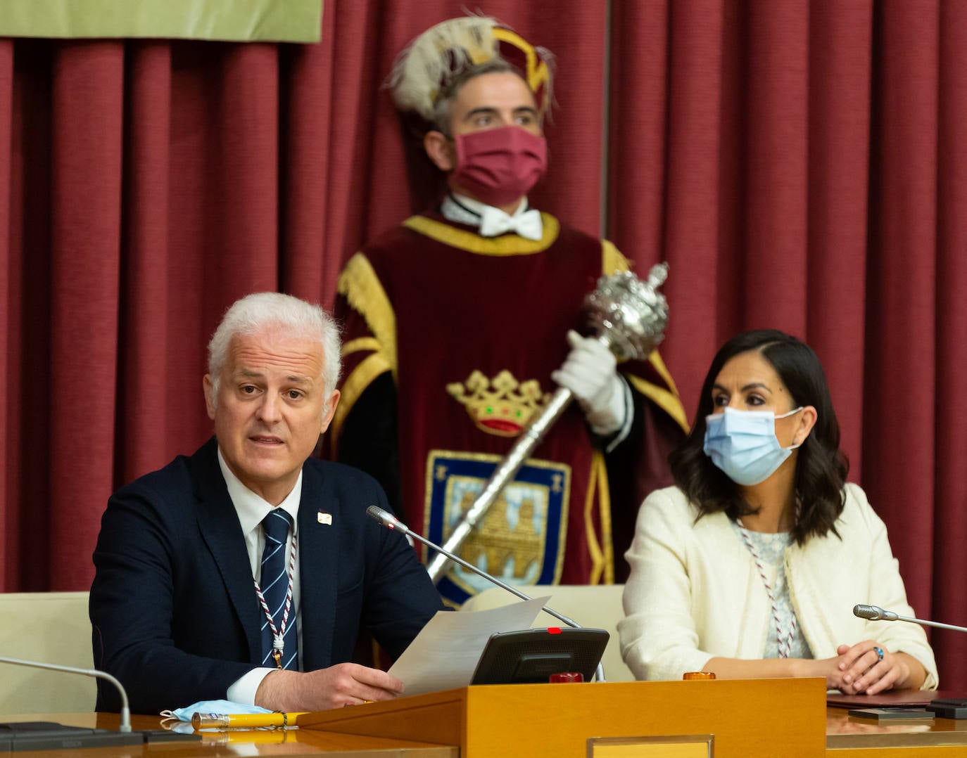 El Consistorio ha reconocido la responsabilidad «ejemplar» de la ciudadanía logroñesa en este estado de alarma y el trabajo de los sanitarios, de las fuerzas y los cuerpos de seguridad, así como de los empleados públicos. 