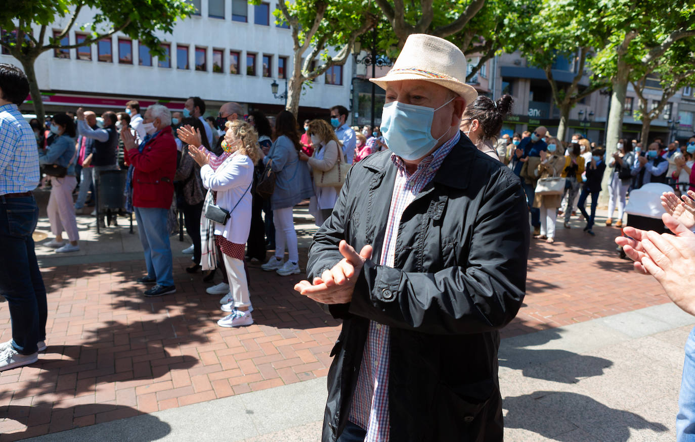 Diego Urdiales ha encabezado el 'paseo' taurino por El Espolón