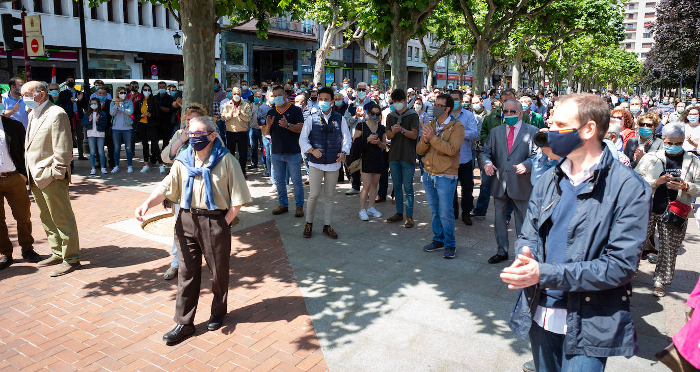 Diego Urdiales ha encabezado el 'paseo' taurino por El Espolón