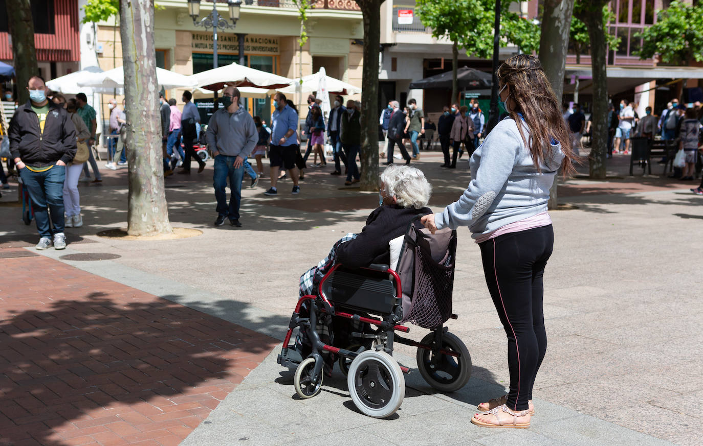 Diego Urdiales ha encabezado el 'paseo' taurino por El Espolón