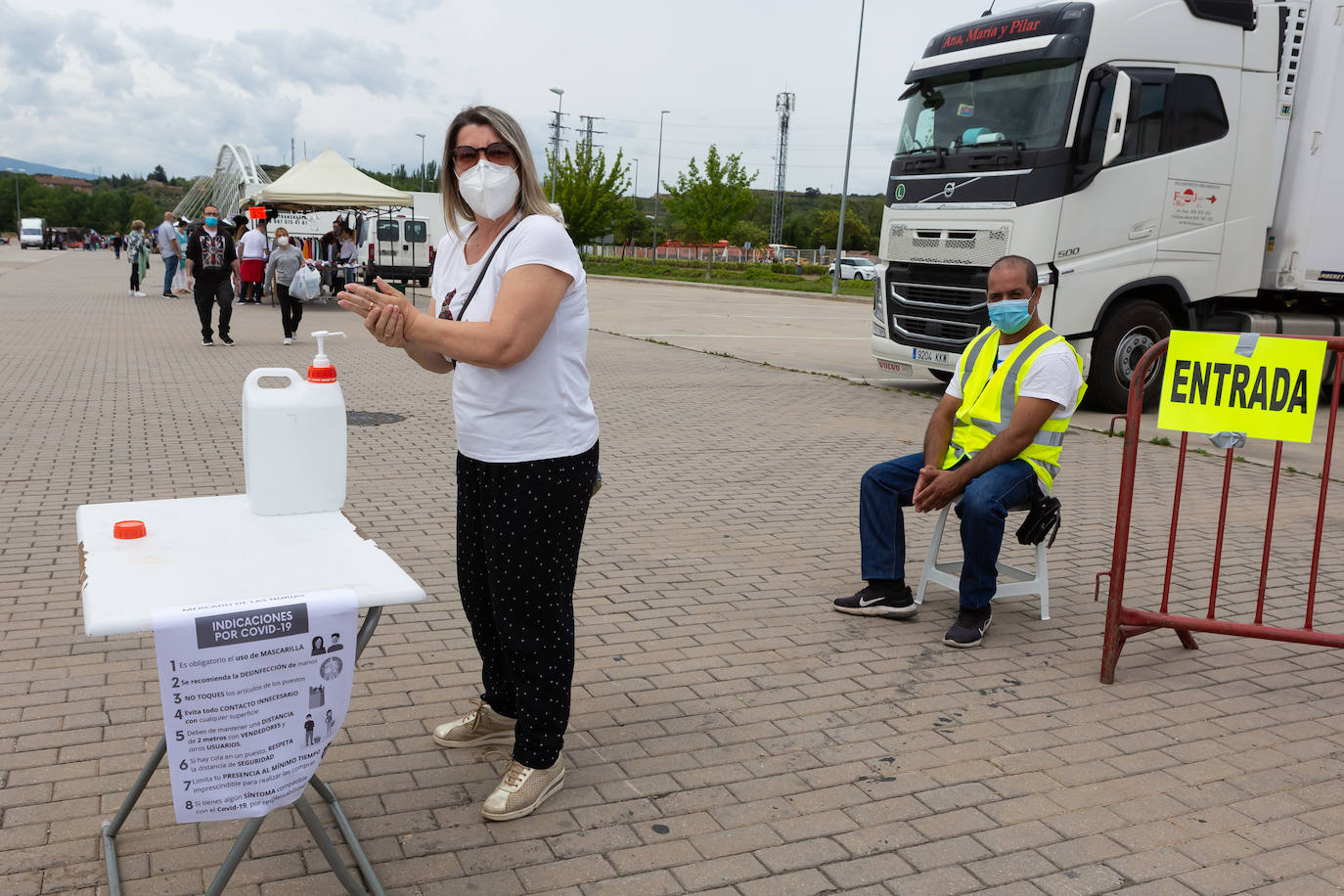 Las medidas de seguridad han sido la principal novedad de la apertura del popular mercado logroñés