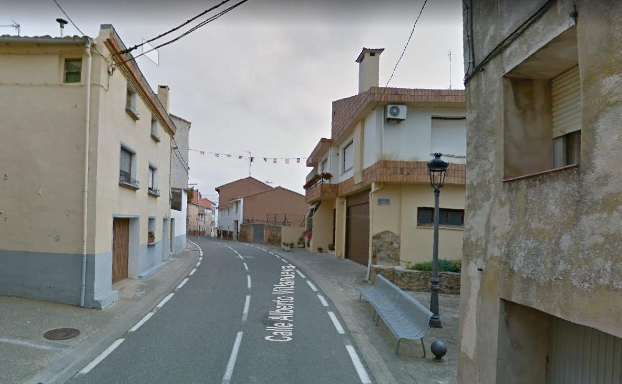 Imagen de la calle Alberto Villanueva, de Galilea, donde ha tenido lugar el incendio.