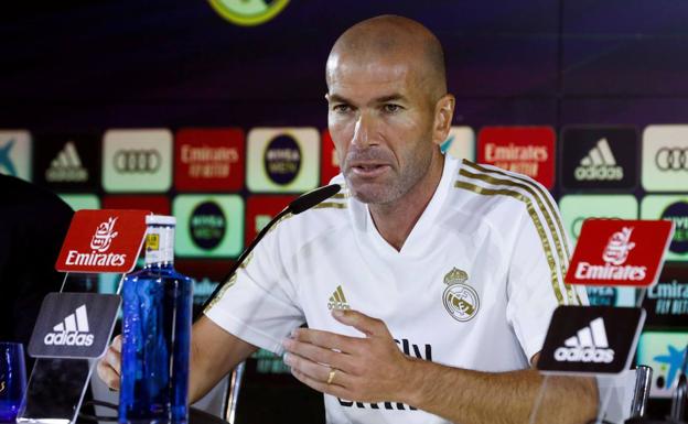 Zinedine Zidane, en rueda de prensa. 