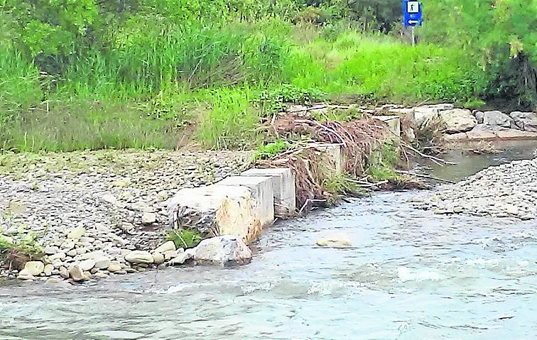 Paso peatonal del Camino de Santiago sobre el Leza. 
