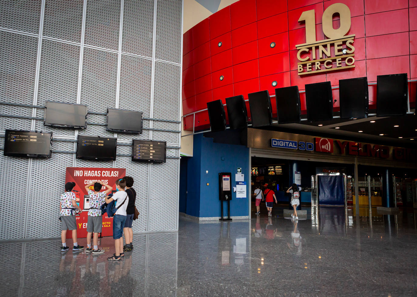 Los cines Yelmo Berceo y 7 Infantes de Lara abren este viernes con aforo reducido y medidas de higiene 