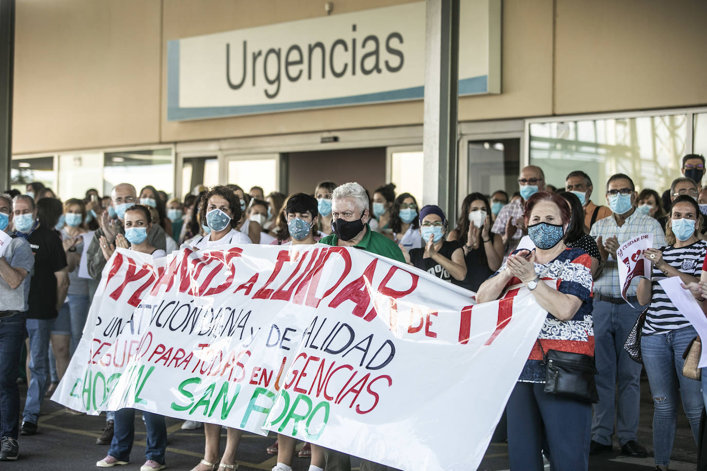 Los trabajadores pidieron este lunes la contratación de más personal y espacios más adecuados