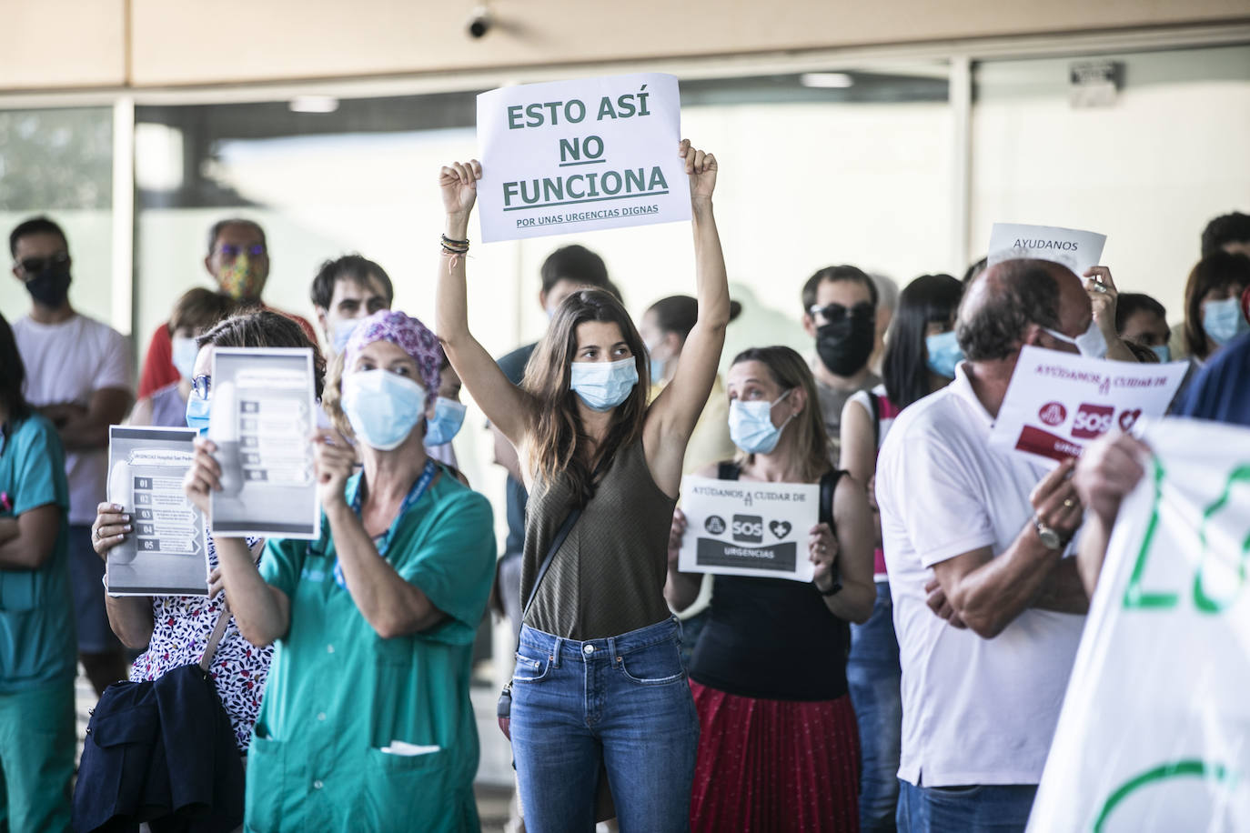 Los trabajadores pidieron este lunes la contratación de más personal y espacios más adecuados