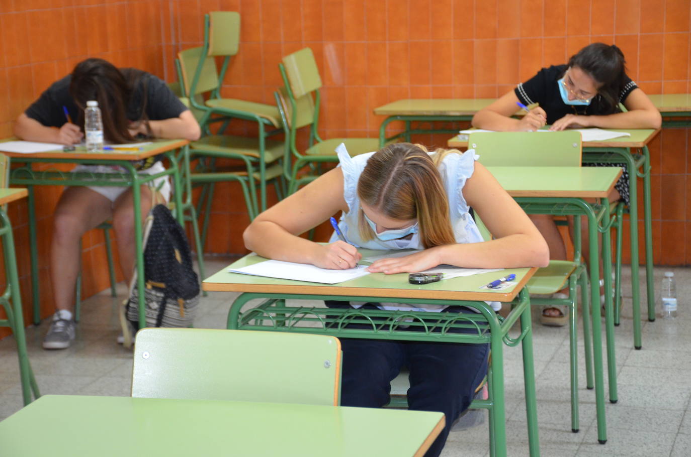 Las pruebas se han trasladado a las aulas del instituto, sin los escolares de Arnedo y Alfaro que se examinan en sus centros