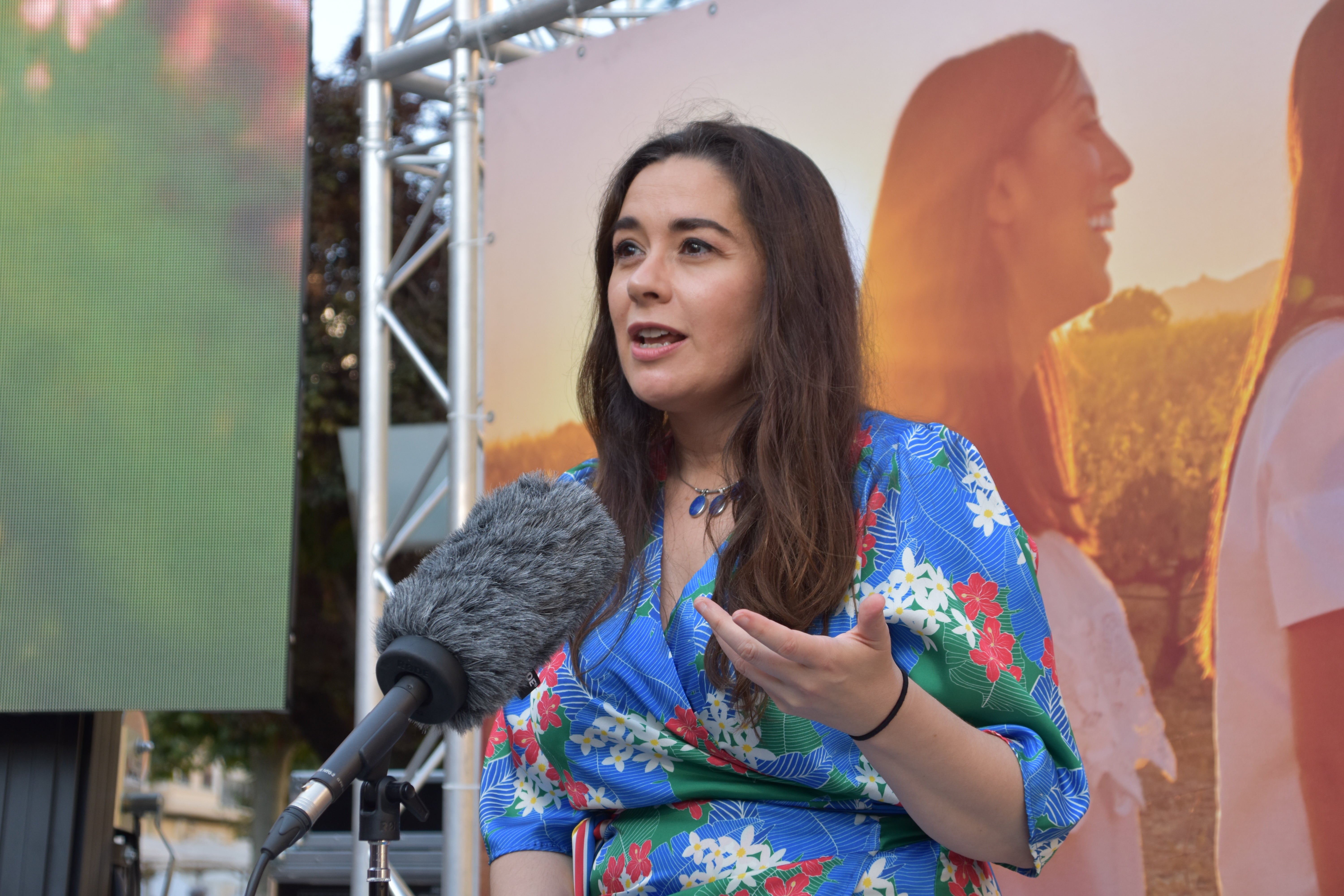 El actor Nacho Guerreros no ha dudado en ir a contar las maravillas de su localidad para apoyar el turismo riojano