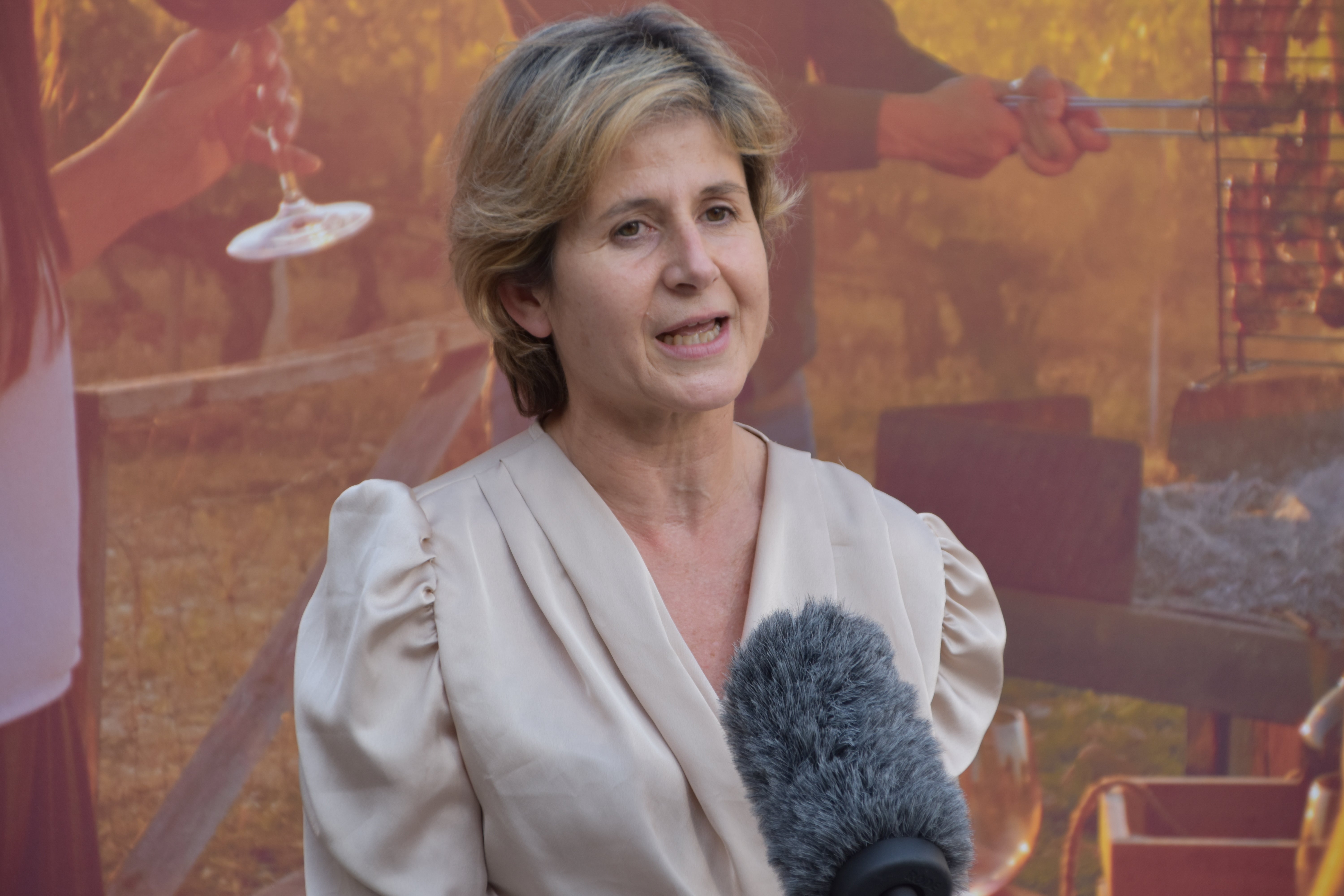 El actor Nacho Guerreros no ha dudado en ir a contar las maravillas de su localidad para apoyar el turismo riojano