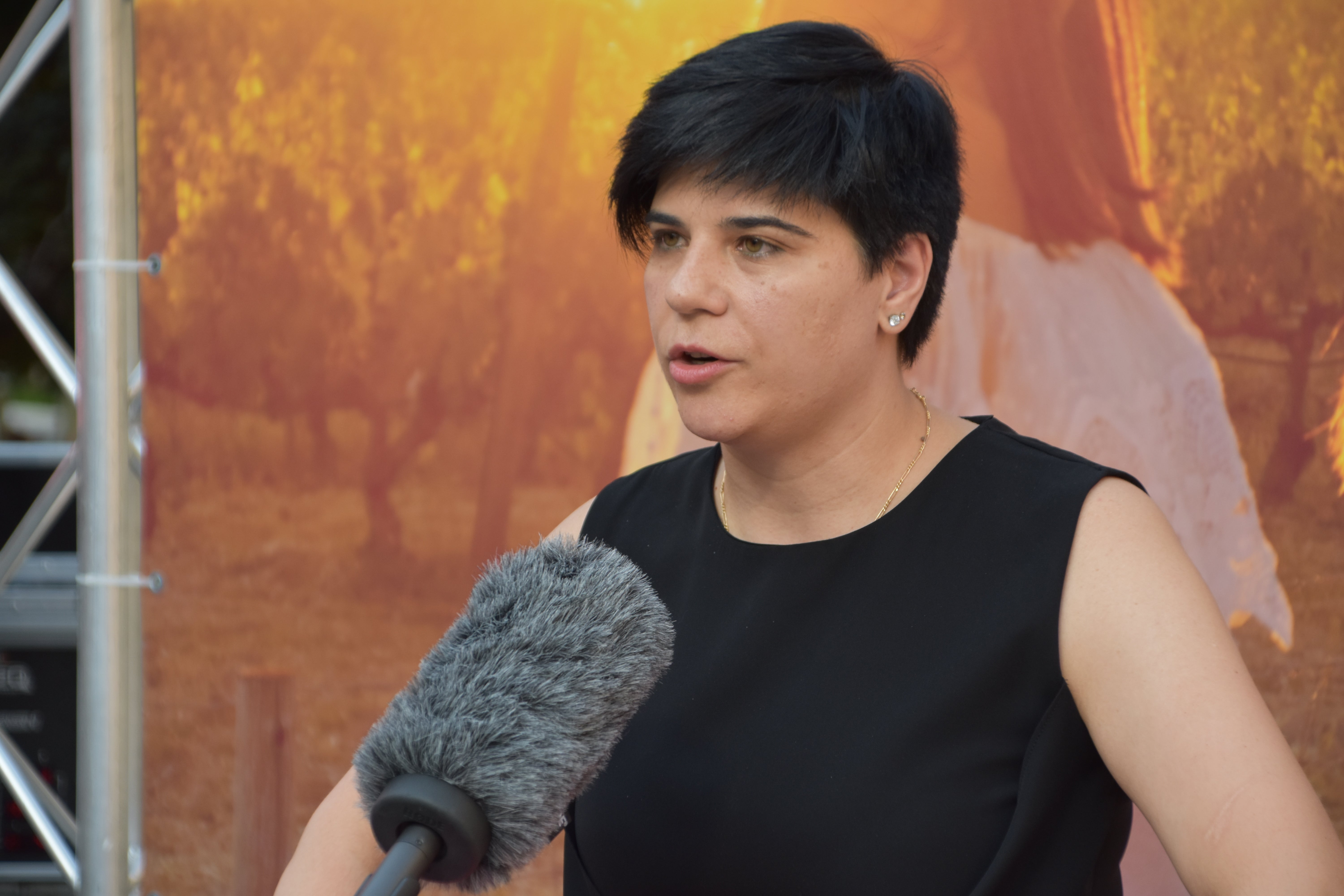 El actor Nacho Guerreros no ha dudado en ir a contar las maravillas de su localidad para apoyar el turismo riojano