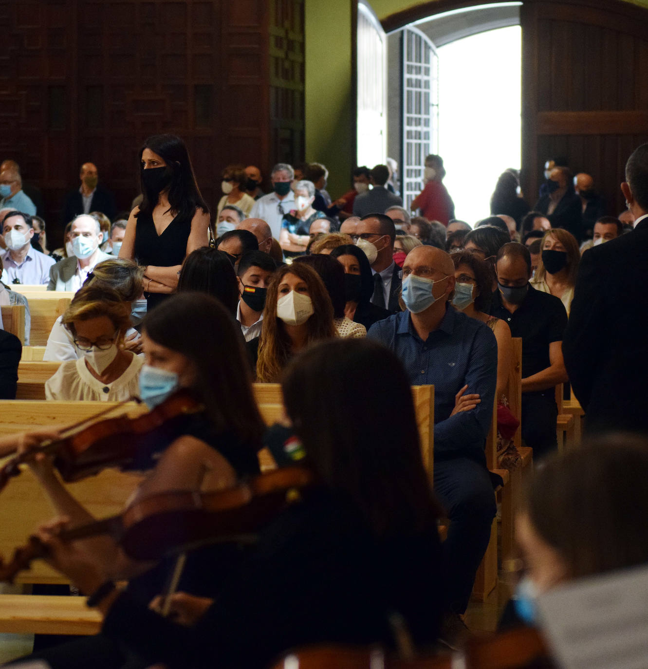 El emotivo funeral por el jefe de los GAR se ha celebrado en la iglesia de Nuestra señora de Valvanera, en Logroño