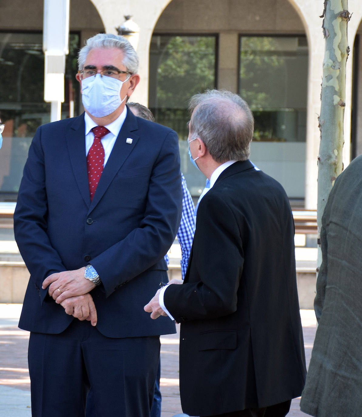 El paseo de El Espolón ha acogido el acto conmemorativo del aniversario del asesinato del concejal popular de Ermua