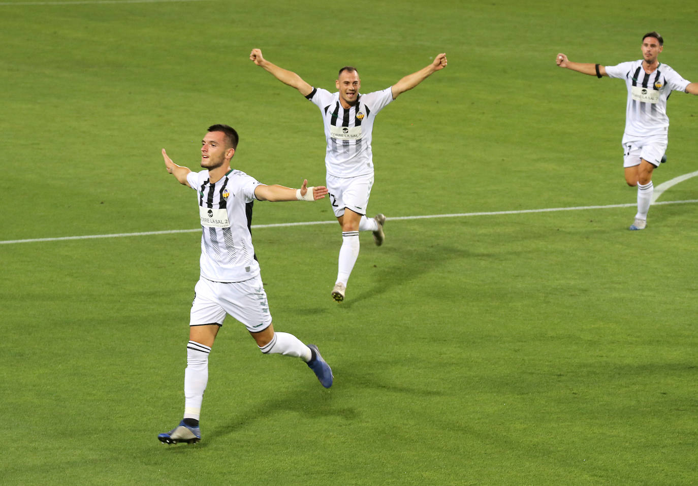 Los de Sergio Rodríguez ascienden a Segunda División tras superar al Castellón en la tanda de penaltis