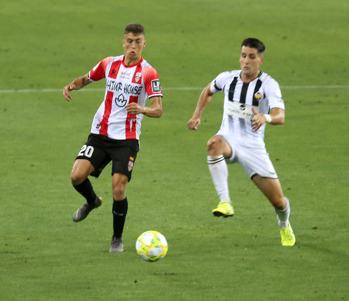 Los de Sergio Rodríguez ascienden a Segunda División tras superar al Castellón en la tanda de penaltis