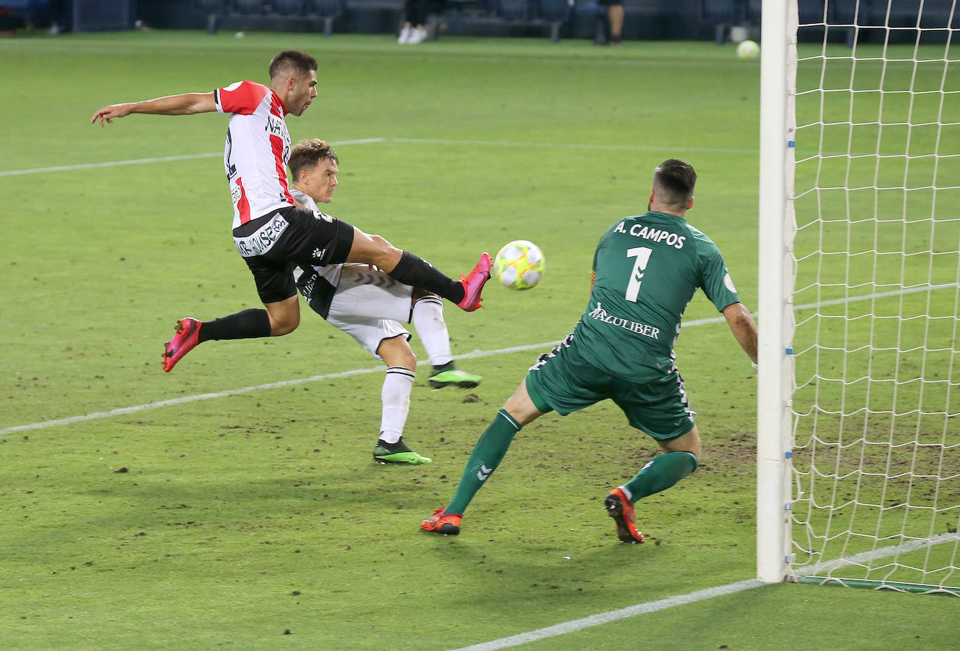 Los de Sergio Rodríguez ascienden a Segunda División tras superar al Castellón en la tanda de penaltis