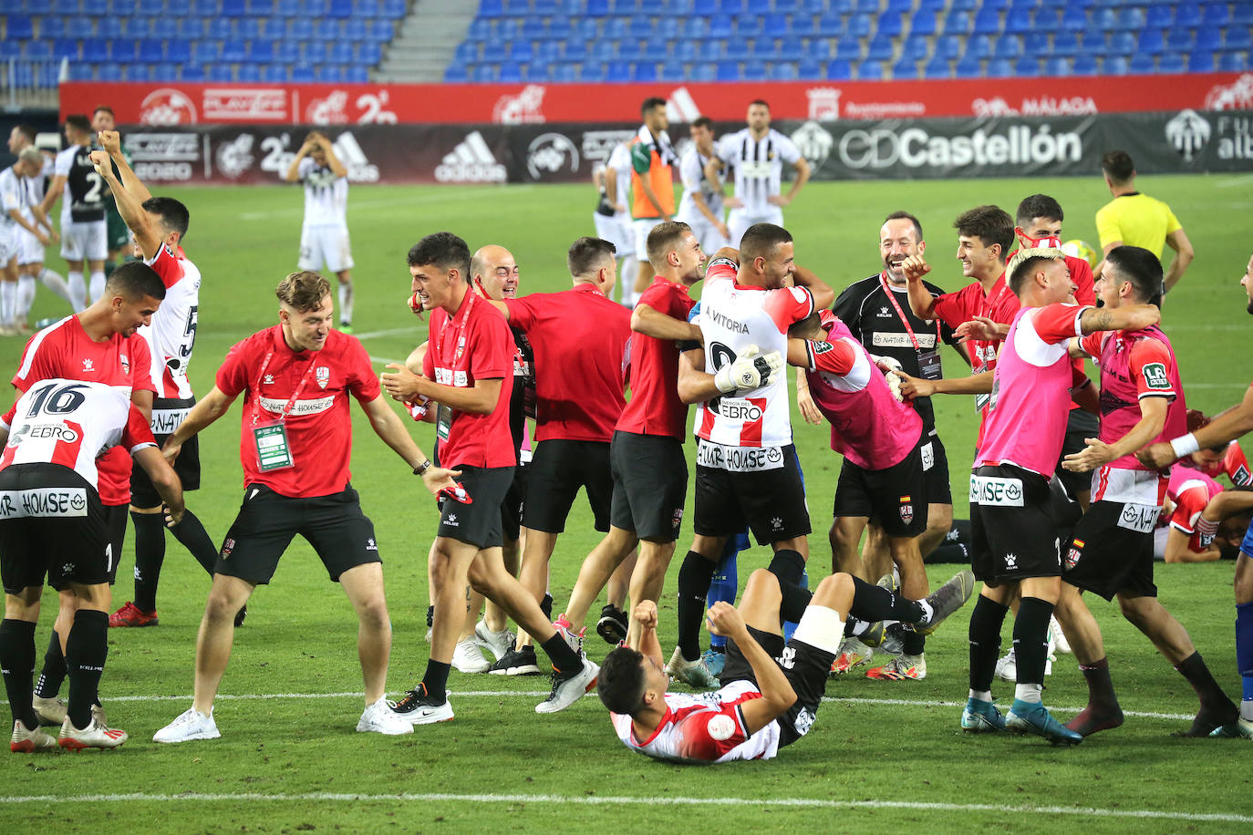 Los de Sergio Rodríguez ascienden a Segunda División tras superar al Castellón en la tanda de penaltis