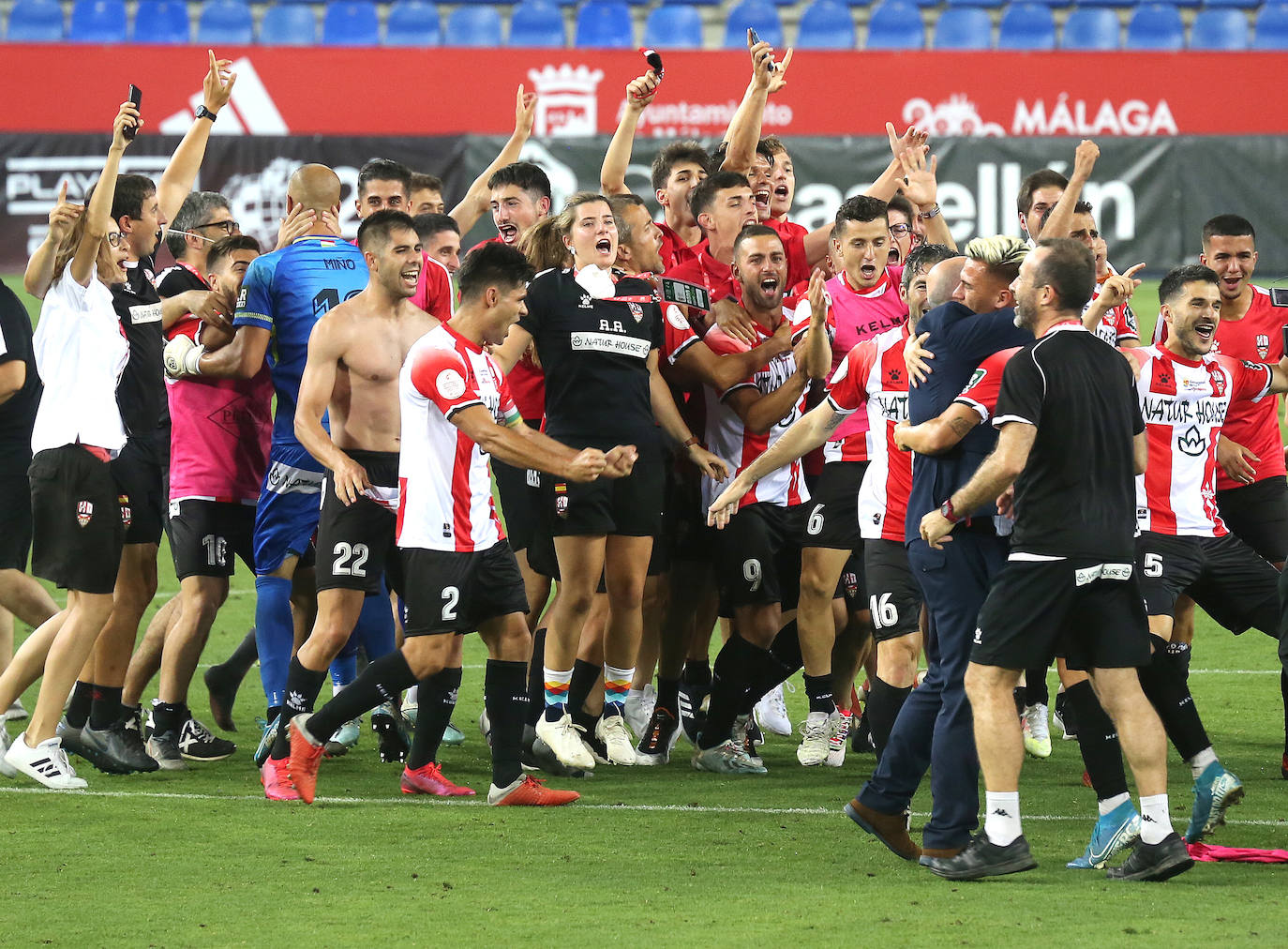 Los de Sergio Rodríguez ascienden a Segunda División tras superar al Castellón en la tanda de penaltis