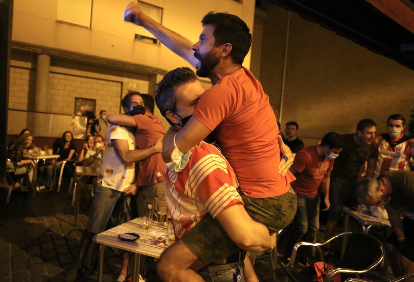 La afición blanquirroja ha sufrido bastante durante el encuentro frente al Castellón, pero finalmente ha merecido la pena