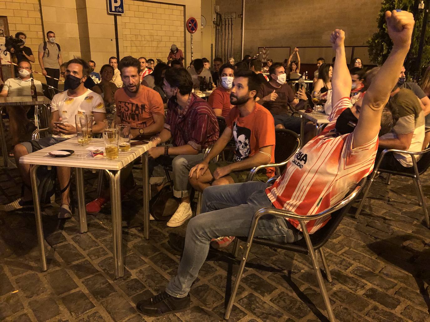 Fotos: Los penaltis, en la calle: agonía y delirio