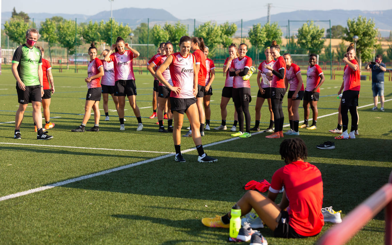 Las logroñesas iniciaron este lunes la pretemporada con un proyecto ilusionante y reconocido, pero con las incertidumbres que genera el coronavirus