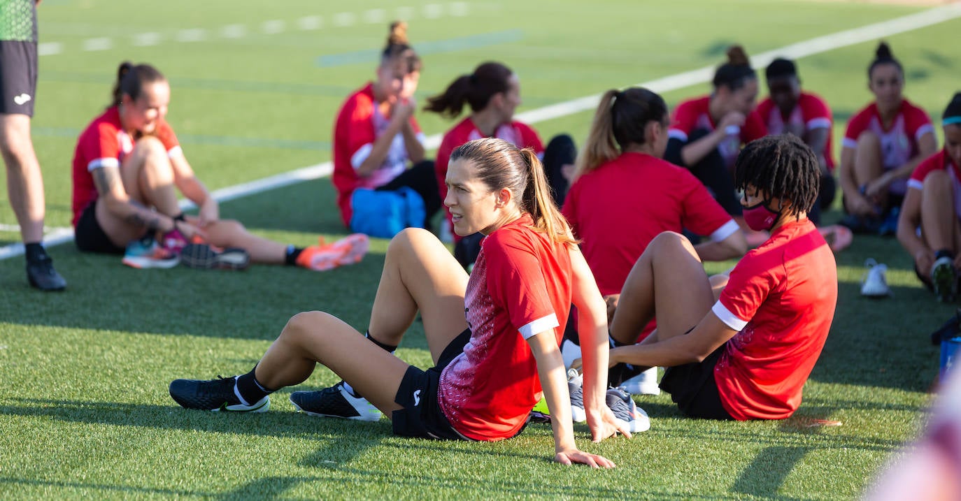 Las logroñesas iniciaron este lunes la pretemporada con un proyecto ilusionante y reconocido, pero con las incertidumbres que genera el coronavirus