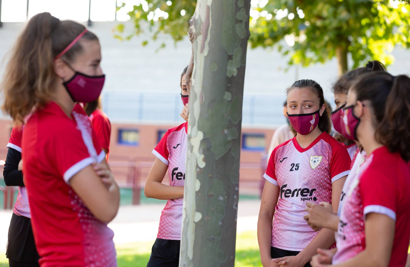 Las logroñesas iniciaron este lunes la pretemporada con un proyecto ilusionante y reconocido, pero con las incertidumbres que genera el coronavirus