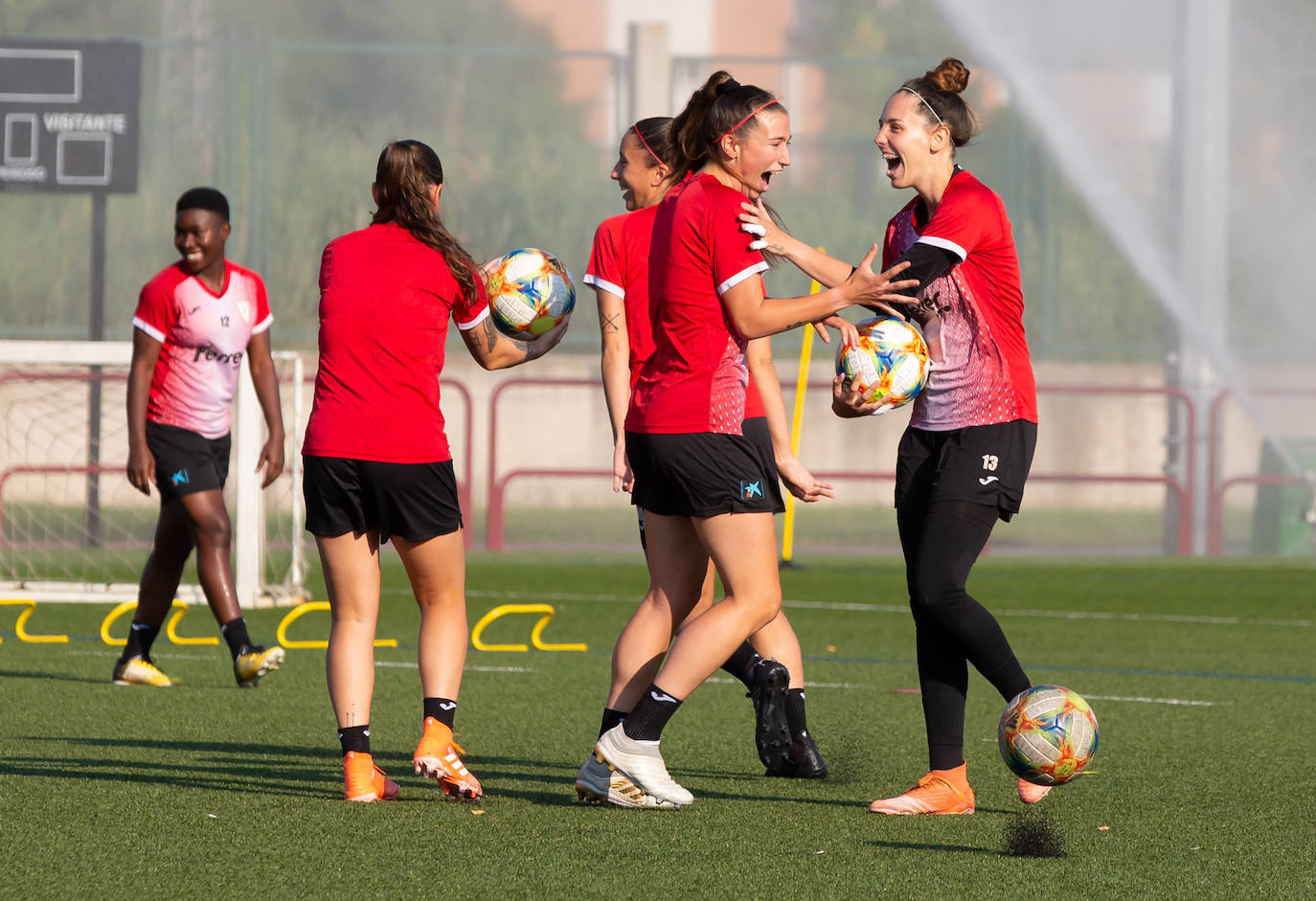 Las logroñesas iniciaron este lunes la pretemporada con un proyecto ilusionante y reconocido, pero con las incertidumbres que genera el coronavirus