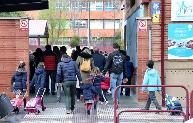 La baja natalidad vacía el 25% de las aulas de 3 años y permitiría diseñar un curso con 18 niños por clase 