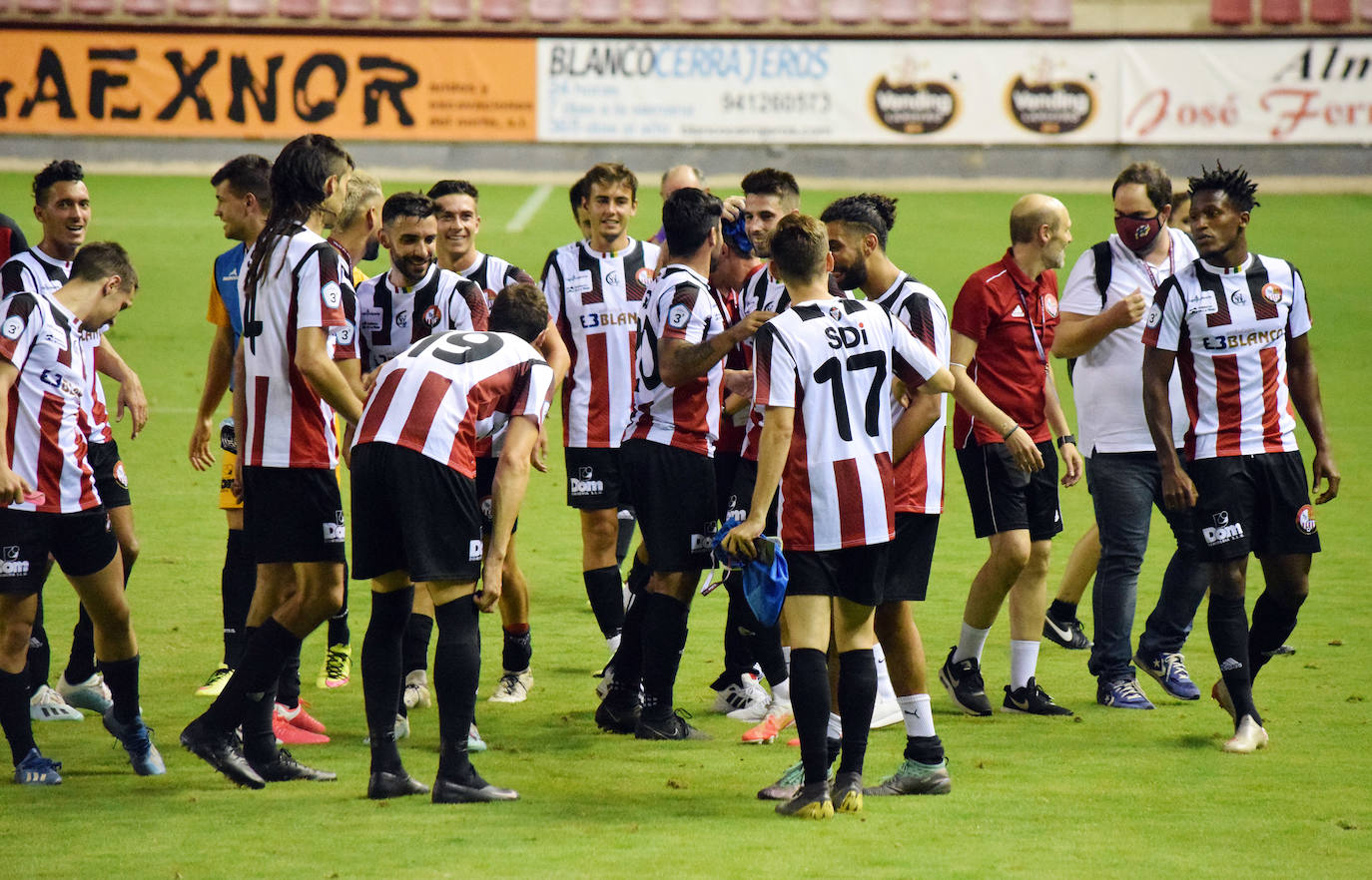 Los blanquirrojos llegan a la categoría de bronce del fútbol español tras empatar con el Varea en Las Gaunas