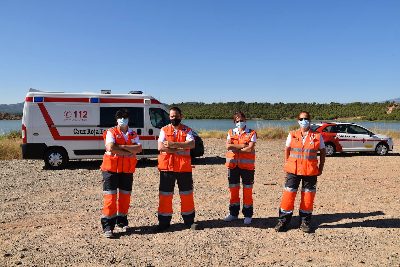El Consejo de la Juventud de Calahorra organizó ayer el 'Reto verde' para limpiar el entorno del pantano del Perdiguero