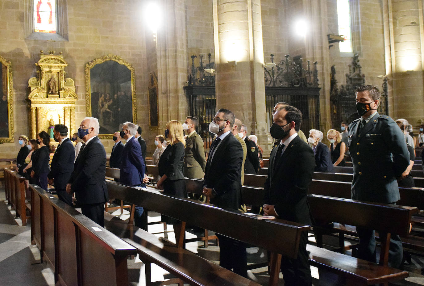 La ceremonia ha estado presidida por el obispo de la Diócesis de Calahorra y La Calzada Logroño, Carlos Escribano