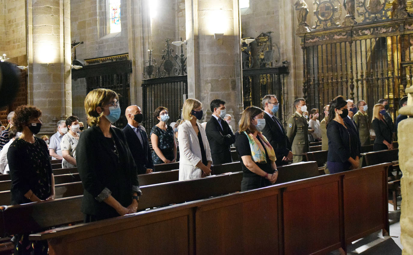 La ceremonia ha estado presidida por el obispo de la Diócesis de Calahorra y La Calzada Logroño, Carlos Escribano