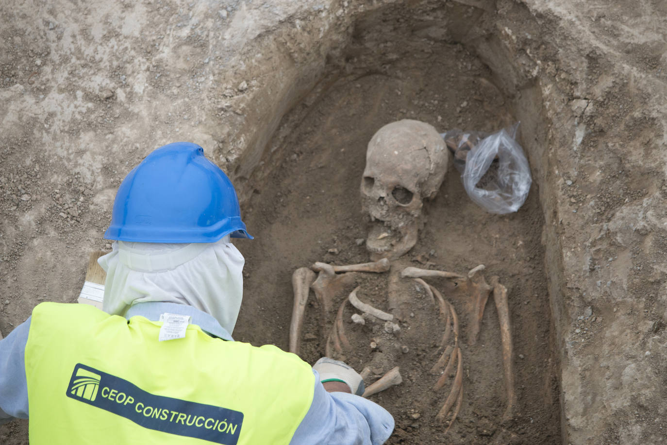 El origen de este hallazgo son los trabajos arqueológicos previos al desdoblamiento de la carretera N-120