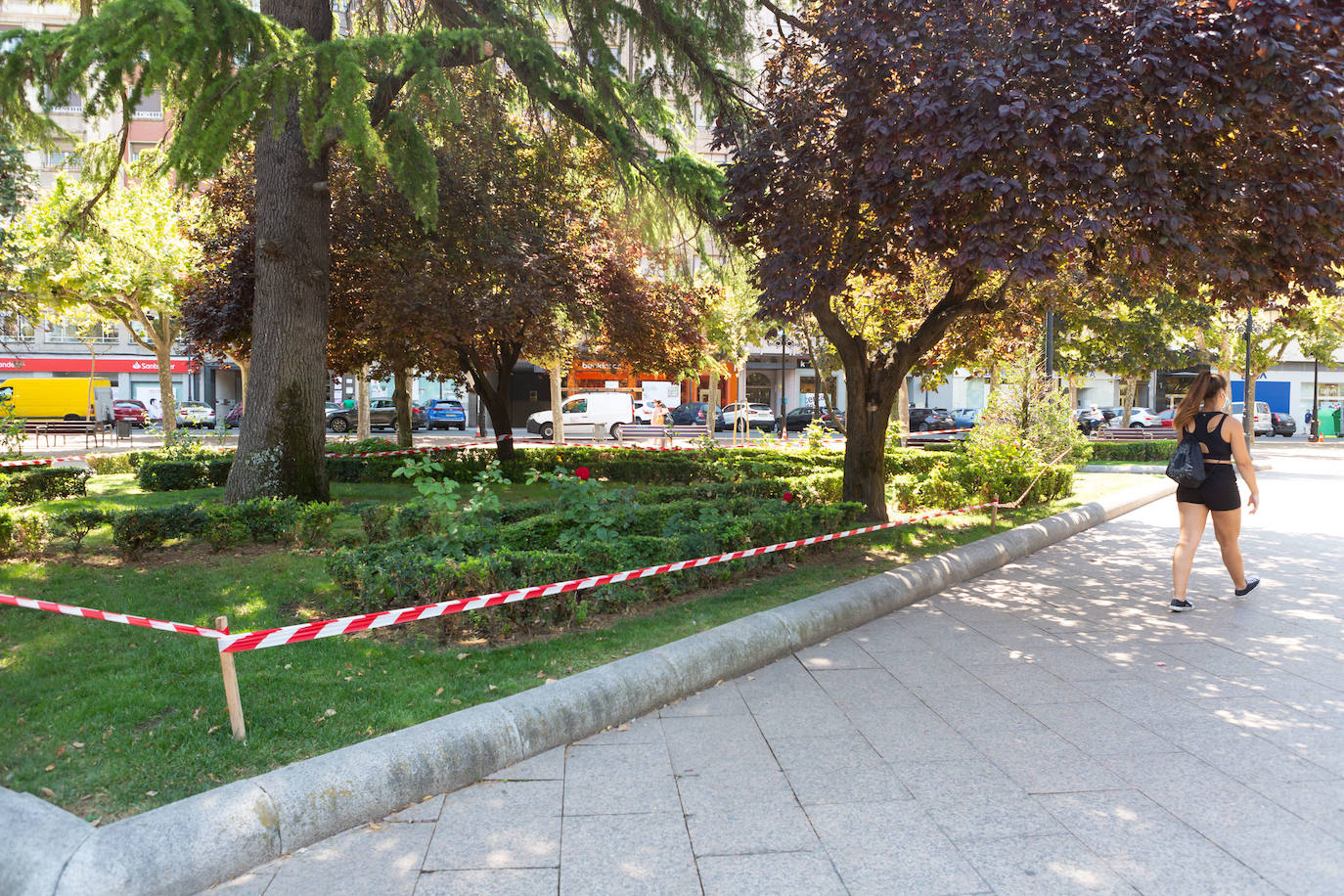 Fotos: El cuidado de los jardines de Logroño, en tela de juicio