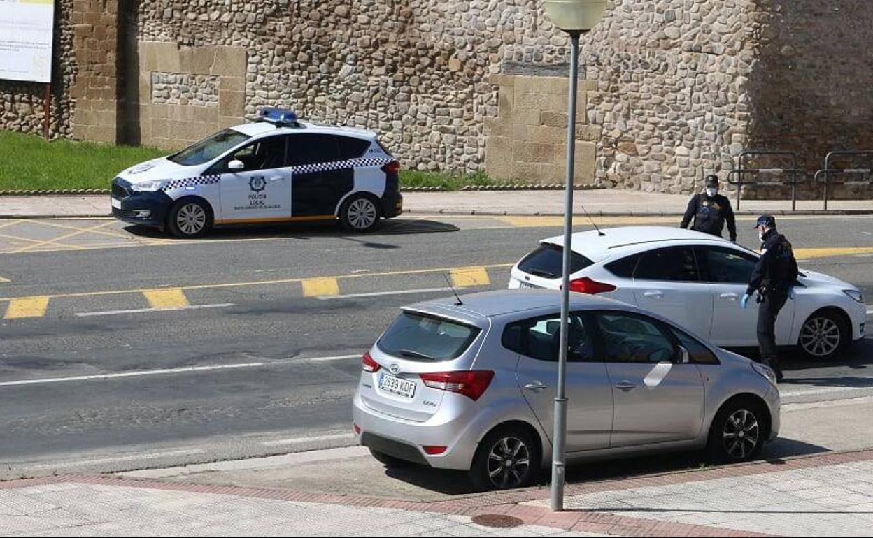 Agentes de la Policía Local, durante el estado de alarma. 