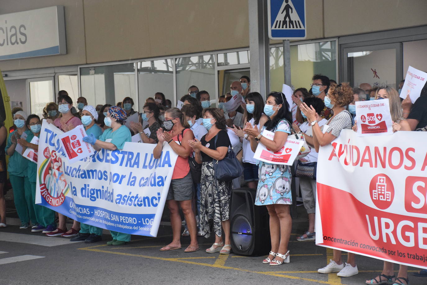 Los sanitarios y trabajadores volvieron a concentrarse este lunes para expresar sus reinvindicaciones