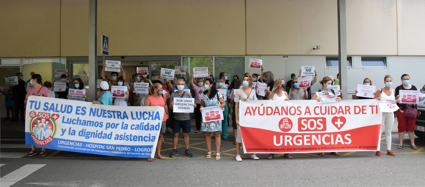 Los sanitarios y trabajadores volvieron a concentrarse este lunes para expresar sus reinvindicaciones